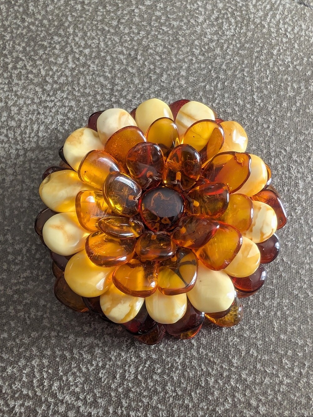 Vintage Blastic Amber Flower Brooch Pendant